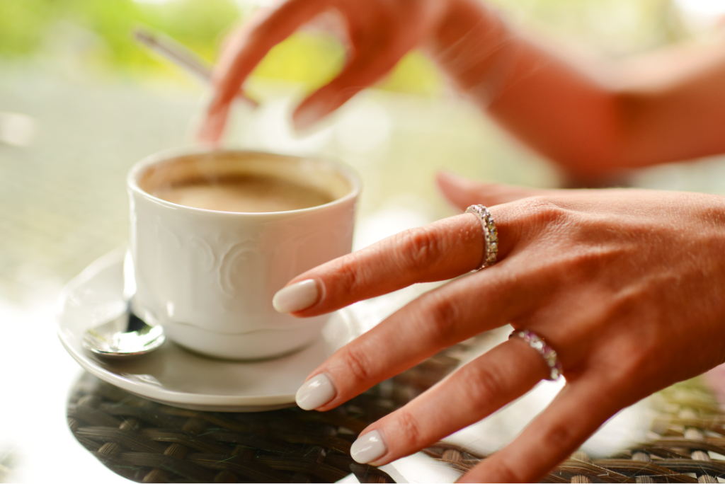 Rauchfrei Morgenkaffee und Zigarette